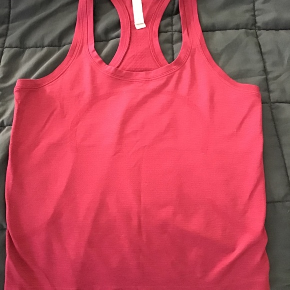 Two Lululemon Swiftly Tech Racerback tanktops - Picture 3 of 5